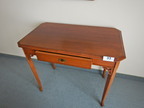 SELVA Schreibtisch mit Auszugslade ca. 90x53cm und 1 Stuhl mit Stoffbezug SELVA Schreibtisch mit Auszugslade ca. 90x53cm und 1 Stuhl mit Stoffbezug