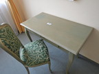 SELVA Schreibtisch mit Auszugslade ca. 56x101cm und 1 Stuhl mit Stoffbezug SELVA Schreibtisch mit Auszugslade ca. 56x101cm und 1 Stuhl mit Stoffbezug