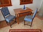 Tisch 100x65xm mit 2 Stk. Stühlen Tisch 100x65xm mit 2 Stk. Stühlen