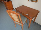 SELVA Schreibtisch mit Auszugslade ca. 90x53cm und 1 Stuhl mit Stoffbezug SELVA Schreibtisch mit Auszugslade ca. 90x53cm und 1 Stuhl mit Stoffbezug