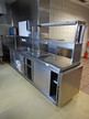 Arbeitsblock: ca. 395x70x77 cm ( offener Schrank ca.135cm 3 Laden 1-2 40 cm , Bain Marie-Wärmeschrank mit Wärmebrücke ) Arbeitsblock: ca. 395x70x77 cm ( offener Schrank ca.135cm 3 Laden 1-2 40 cm , Bain Marie-Wärmeschrank mit Wärmebrücke )