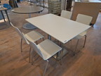 Tisch ca. 120x80cm mit 4 Stk. Stühlen Tisch ca. 120x80cm mit 4 Stk. Stühlen