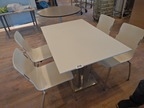 Tisch ca. 120x80cm mit 4 Stk. Stühlen Tisch ca. 120x80cm mit 4 Stk. Stühlen