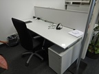 Bene Schreibtisch, ca. 200x80cm mit integriertem Rollcontainer, mit Trennwand Bene Schreibtisch, ca. 200x80cm mit integriertem Rollcontainer, mit Trennwand