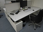 Bene Schreibtisch, ca. 200x80cm mit integriertem Rollcontainer, mit Trennwand Bene Schreibtisch, ca. 200x80cm mit integriertem Rollcontainer, mit Trennwand