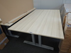 Schreibtisch, ca. 200x120cm, teilweise mit Ausschnitt Schreibtisch, ca. 200x120cm, teilweise mit Ausschnitt