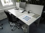 Bene Schreibtisch, ca. 200x80cm mit integriertem Rollcontainer, mit Trennwand Bene Schreibtisch, ca. 200x80cm mit integriertem Rollcontainer, mit Trennwand
