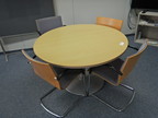 Besprechungstischgruppe, Tisch DM ca. 120cm, mit 4 Stühlen Besprechungstischgruppe, Tisch DM ca. 120cm, mit 4 Stühlen