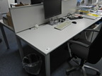 Bene Schreibtisch, ca. 200x80cm mit integriertem Rollcontainer, mit Trennwand Bene Schreibtisch, ca. 200x80cm mit integriertem Rollcontainer, mit Trennwand