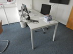 Bene Schreibtisch, ca. 200x80cm mit integriertem Rollcontainer, mit Trennwand Bene Schreibtisch, ca. 200x80cm mit integriertem Rollcontainer, mit Trennwand