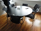 Besprechungstischgruppe, Tisch DM ca. 150cm, mit 6 Stk. Besprechungsstühlen Besprechungstischgruppe, Tisch DM ca. 150cm, mit 6 Stk. Besprechungsstühlen