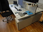 Bene Schreibtisch, ca. 200x80cm mit integriertem Rollcontainer, mit Trennwand Bene Schreibtisch, ca. 200x80cm mit integriertem Rollcontainer, mit Trennwand