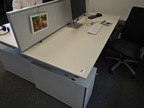 Bene Schreibtisch, ca. 200x80cm mit integriertem Rollcontainer, mit Trennwand Bene Schreibtisch, ca. 200x80cm mit integriertem Rollcontainer, mit Trennwand