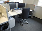 Bene Schreibtisch, ca. 200x80cm mit integriertem Rollcontainer Bene Schreibtisch, ca. 200x80cm mit integriertem Rollcontainer