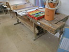 Hobelbank, ca. 240x75cm, mit 2 Schraubstöcken Hobelbank, ca. 240x75cm, mit 2 Schraubstöcken