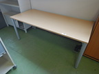 Bene Schreibtisch 180x80cm mit PC Halterung Bene Schreibtisch 180x80cm mit PC Halterung
