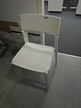 8 Stück Stühle in Kunststoff weiss 8 Stück Stühle in Kunststoff weiss