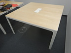 Besprechungstisch ca. 140x140 cm mit Kabeltasse,klappbar Besprechungstisch ca. 140x140 cm mit Kabeltasse,klappbar