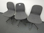 3 Stück Besucherstühle mit Rollen , drehbarer Oberteil grau 3 Stück Besucherstühle mit Rollen , drehbarer Oberteil grau