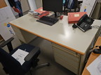 Schreibtisch ca. 180/80 cm Schreibtisch ca. 180/80 cm
