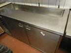 Edelstahl Pult mit gesondertem Kühlaggregat, ca. 170x90x68cm Edelstahl Pult mit gesondertem Kühlaggregat, ca. 170x90x68cm