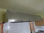Dunstabzugshaube mit ca. 318/90/60 cm mit Motoreinheit am Dachboden Dunstabzugshaube mit ca. 318/90/60 cm mit Motoreinheit am Dachboden