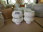 40 Stück Löwenkopf Suppentassen teilweise neu, 3 x Dressing 40 Stück Löwenkopf Suppentassen teilweise neu, 3 x Dressing