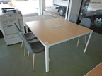 Besprechungstisch mit EDV -Tischverkabelung ca. 140x140 cm Besprechungstisch mit EDV -Tischverkabelung ca. 140x140 cm