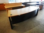 Schreibtisch mit Sichtblende, geschwungen, anthrazit Schreibtisch mit Sichtblende, geschwungen, anthrazit