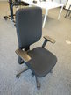 Steelcase Bürodrehstuhl SARREBOUG, Stoff, schwarz, mit Armlehnen Steelcase Bürodrehstuhl SARREBOUG, Stoff, schwarz, mit Armlehnen
