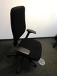 Steelcase Bürodrehstuhl SARREBOUG, Stoff, schwarz, mit Armlehnen Steelcase Bürodrehstuhl SARREBOUG, Stoff, schwarz, mit Armlehnen