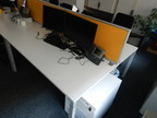 Doppel - Arbeitstischmodul ca. 160x160cm mit Trennwand, Maße pro Arbeitsplatz ca. 160x80cm (Typ A) Doppel - Arbeitstischmodul ca. 160x160cm mit Trennwand, Maße pro Arbeitsplatz ca. 160x80cm (Typ A)