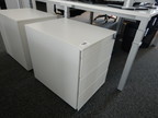 Steelcase Rollcontainer, mit Schlüssel, ca. 44x59x57cm Steelcase Rollcontainer, mit Schlüssel, ca. 44x59x57cm