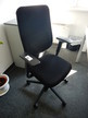 Bürodrehstuhl, Stoff, schwarz, mit Armlehnen Bürodrehstuhl, Stoff, schwarz, mit Armlehnen