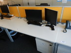 Doppel - Arbeitstischmodul ca. 160x160cm mit Trennwand, Maße pro Arbeitsplatz ca. 160x80cm (Typ A) Doppel - Arbeitstischmodul ca. 160x160cm mit Trennwand, Maße pro Arbeitsplatz ca. 160x80cm (Typ A)