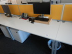 Doppel - Arbeitstischmodul ca. 160x160cm mit Trennwand, Maße pro Arbeitsplatz ca. 160x80cm (Typ A) Doppel - Arbeitstischmodul ca. 160x160cm mit Trennwand, Maße pro Arbeitsplatz ca. 160x80cm (Typ A)