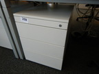 Steelcase Rollcontainer, ohne Schlüssel, ca. 44x59x57cm Steelcase Rollcontainer, ohne Schlüssel, ca. 44x59x57cm