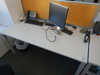 Doppel - Arbeitstischmodul ca. 160x160cm mit Trennwand, Maße pro Arbeitsplatz ca. 160x80cm (Typ A) Doppel - Arbeitstischmodul ca. 160x160cm mit Trennwand, Maße pro Arbeitsplatz ca. 160x80cm (Typ A)