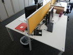 Doppel - Arbeitstischmodul ca. 160x160cm mit Trennwand, Maße pro Arbeitsplatz ca. 160x80cm (Typ A) Doppel - Arbeitstischmodul ca. 160x160cm mit Trennwand, Maße pro Arbeitsplatz ca. 160x80cm (Typ A)