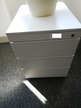 Steelcase Rollcontainer, ohne Schlüssel, ca. 44x59x57cm Steelcase Rollcontainer, ohne Schlüssel, ca. 44x59x57cm