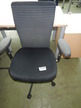 Bürodrehstuhl mit Armlehne in schwarz Bürodrehstuhl mit Armlehne in schwarz