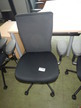 Bürodrehstuhl mit Armlehne in schwarz Bürodrehstuhl mit Armlehne in schwarz