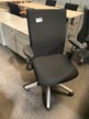 Bürodrehstuhl mit Armlehne in schwarz Bürodrehstuhl mit Armlehne in schwarz