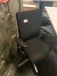 Bürodrehstuhl mit Armlehne in schwarz Bürodrehstuhl mit Armlehne in schwarz