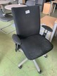 Bürodrehstuhl mit Armlehne in schwarz Bürodrehstuhl mit Armlehne in schwarz