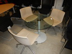 Besprechungstischgruppe mit Glastisch 80 cm Durchmesser und 3 Stück Stühlen Mocca