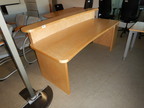 Schreibtisch- Sonderanfertigung ca. 200x100 cm geschwungen mit Sichtblende