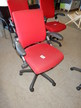 HAG Bürodrehstuhl mit Armlehne , rot/schwarz HAG Bürodrehstuhl mit Armlehne , rot/schwarz