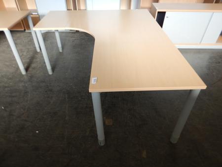 Winkel-, Schreibtischkombination mit Gebrauchsspuren ( Arbeitsplatte) ca.200x160 cm Winkel-, Schreibtischkombination mit Gebrauchsspuren ( Arbeitsplatte) ca.200x160 cm