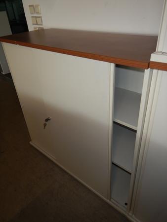 BENE Aktenschrank 120x110 cm mit Schiebetüren 3 Ordnerhöhen BENE Aktenschrank 120x110 cm mit Schiebetüren 3 Ordnerhöhen